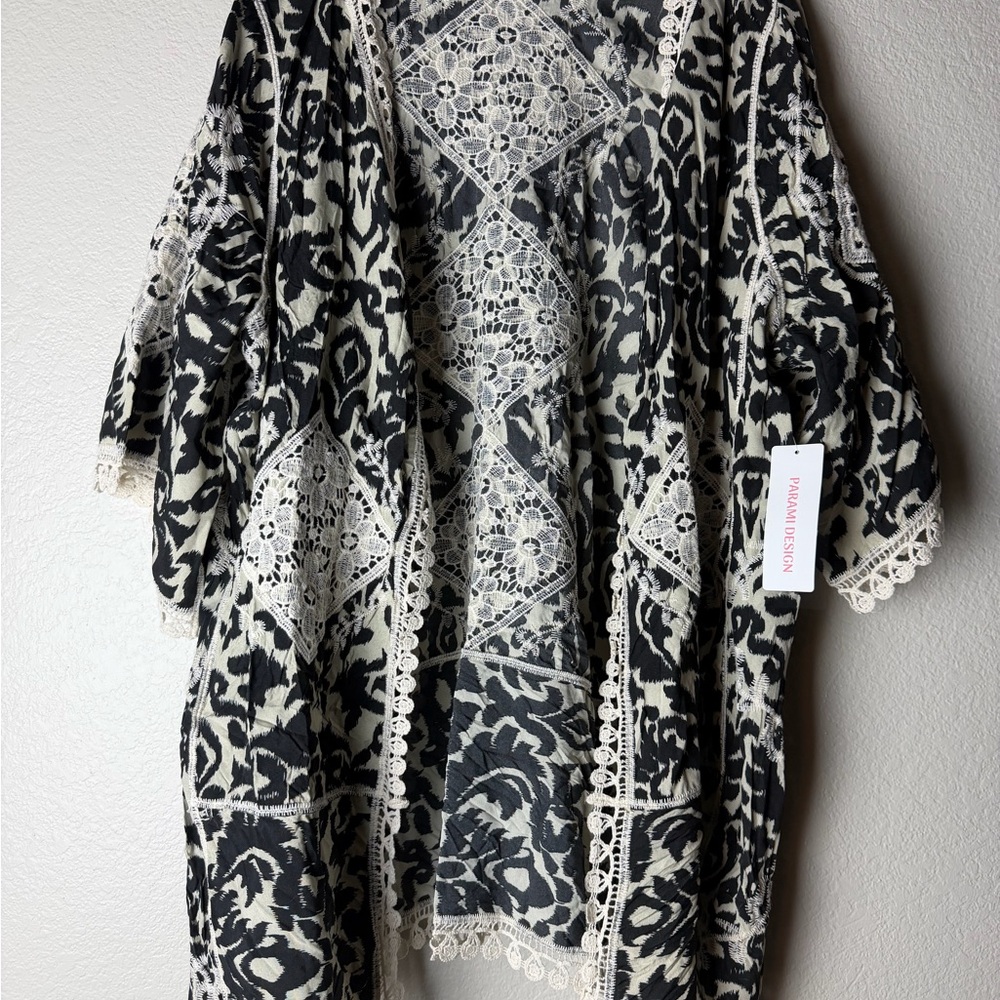Chic Black and White Lace Cape